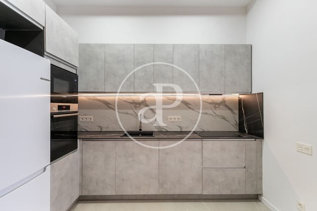 3 bedroom Apartment for sale in La Sagrada Família, Barcelona city - € 460,000 (Ref: 8789678)