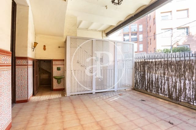 4 bedroom Apartment for sale in Vallvidrera, El Tibidabo i Les Planes, Barcelona city - € 545,000 (Ref: 8792504)