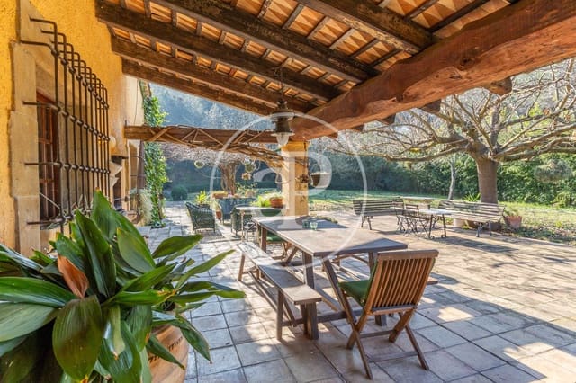 6 slaapkamer Villa te koop in Vilanova del Vallès met zwembad - € 990.000 (Ref: 8792509)