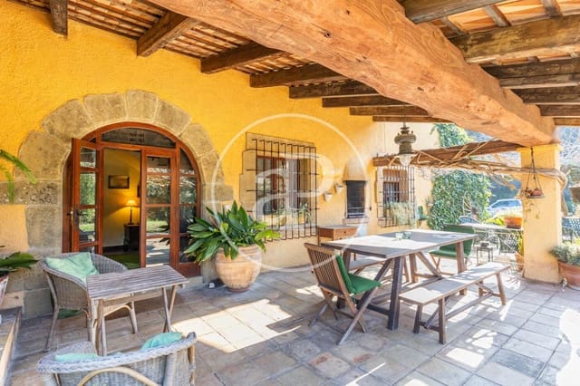 6 slaapkamer Villa te koop in Vilanova del Vallès met zwembad - € 990.000 (Ref: 8792509)