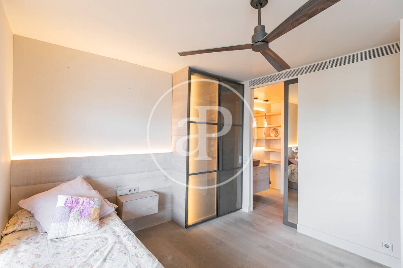 3 soveværelse Penthouse til salg i Barcelona by med swimmingpool - € 2.690.000 (Ref: 8792511)