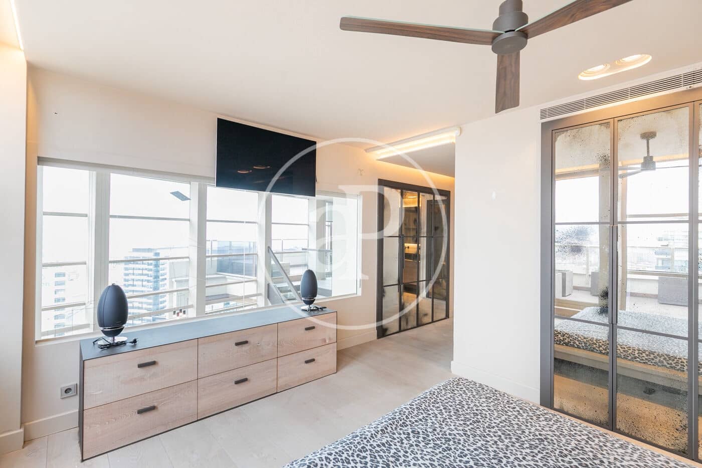 3 soveværelse Penthouse til salg i Barcelona by med swimmingpool - € 2.690.000 (Ref: 8792511)