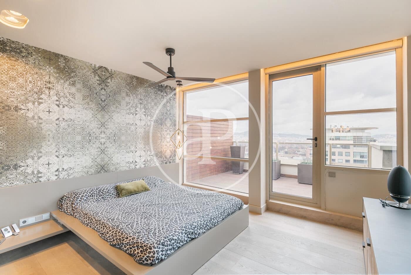 3 soveværelse Penthouse til salg i Barcelona by med swimmingpool - € 2.690.000 (Ref: 8792511)