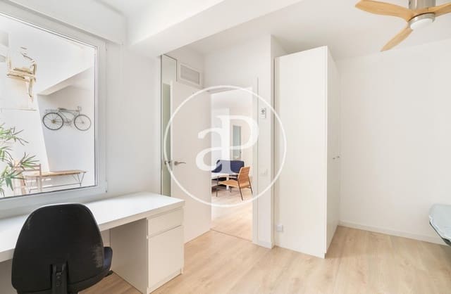 5 bedroom Apartment for rent in La Sagrera, Barcelona city - € 3,025 (Ref: 8798913)