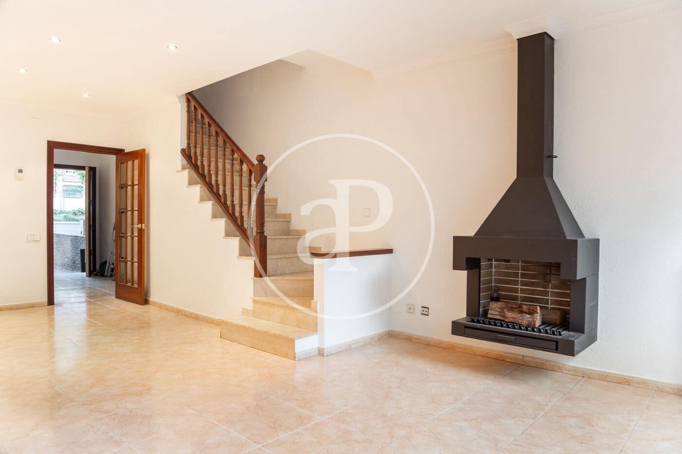 4 bedroom Villa for rent in Sant Cugat del Valles with garage - € 2,459 (Ref: 8798915)
