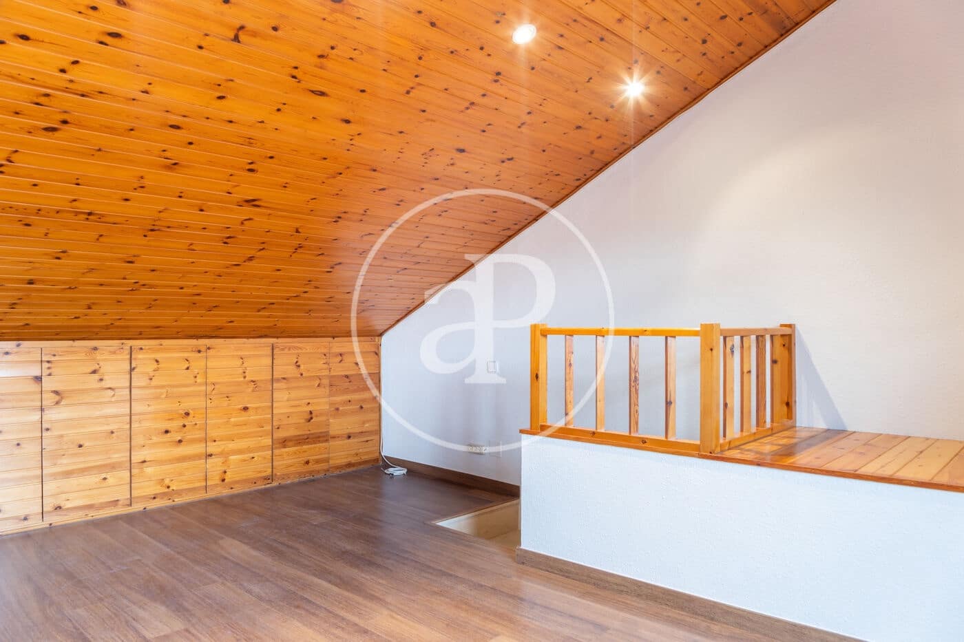 4 bedroom Villa for rent in Sant Cugat del Valles with garage - € 2,459 (Ref: 8798915)