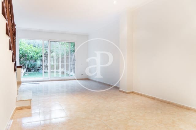 4 bedroom Villa for rent in Sant Cugat del Vallès - € 2,459 (Ref: 8798915)