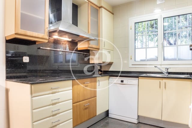4 bedroom Villa for rent in Sant Cugat del Vallès - € 2,459 (Ref: 8798915)