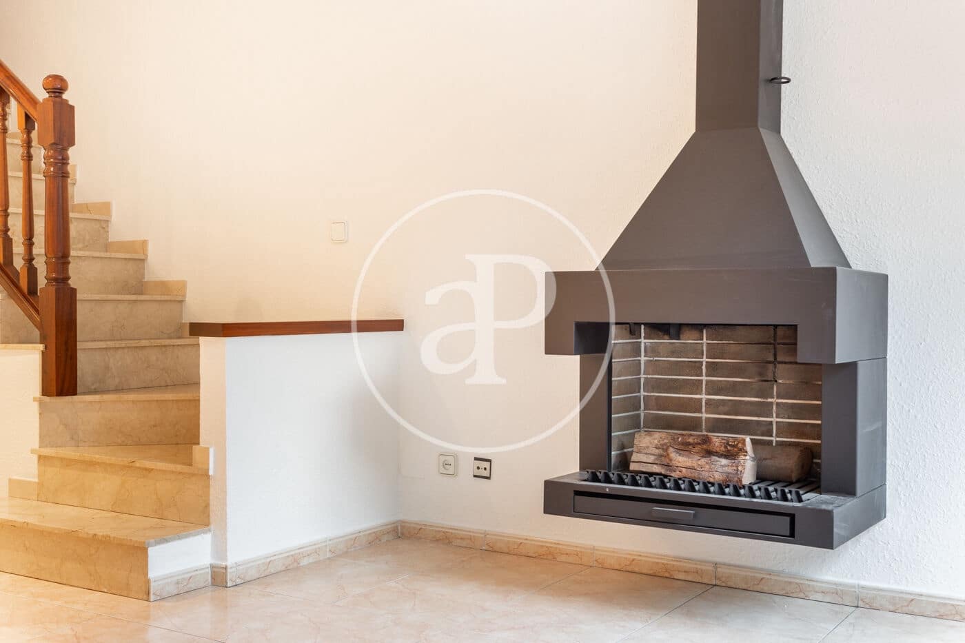 4 bedroom Villa for rent in Sant Cugat del Valles with garage - € 2,459 (Ref: 8798915)