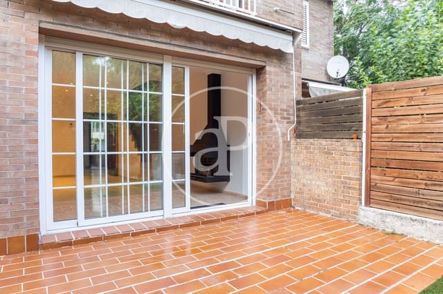 4 bedroom Villa for rent in Sant Cugat del Vallès - € 2,459 (Ref: 8798915)