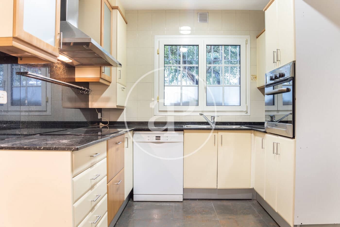 4 bedroom Villa for rent in Sant Cugat del Valles with garage - € 2,459 (Ref: 8798915)
