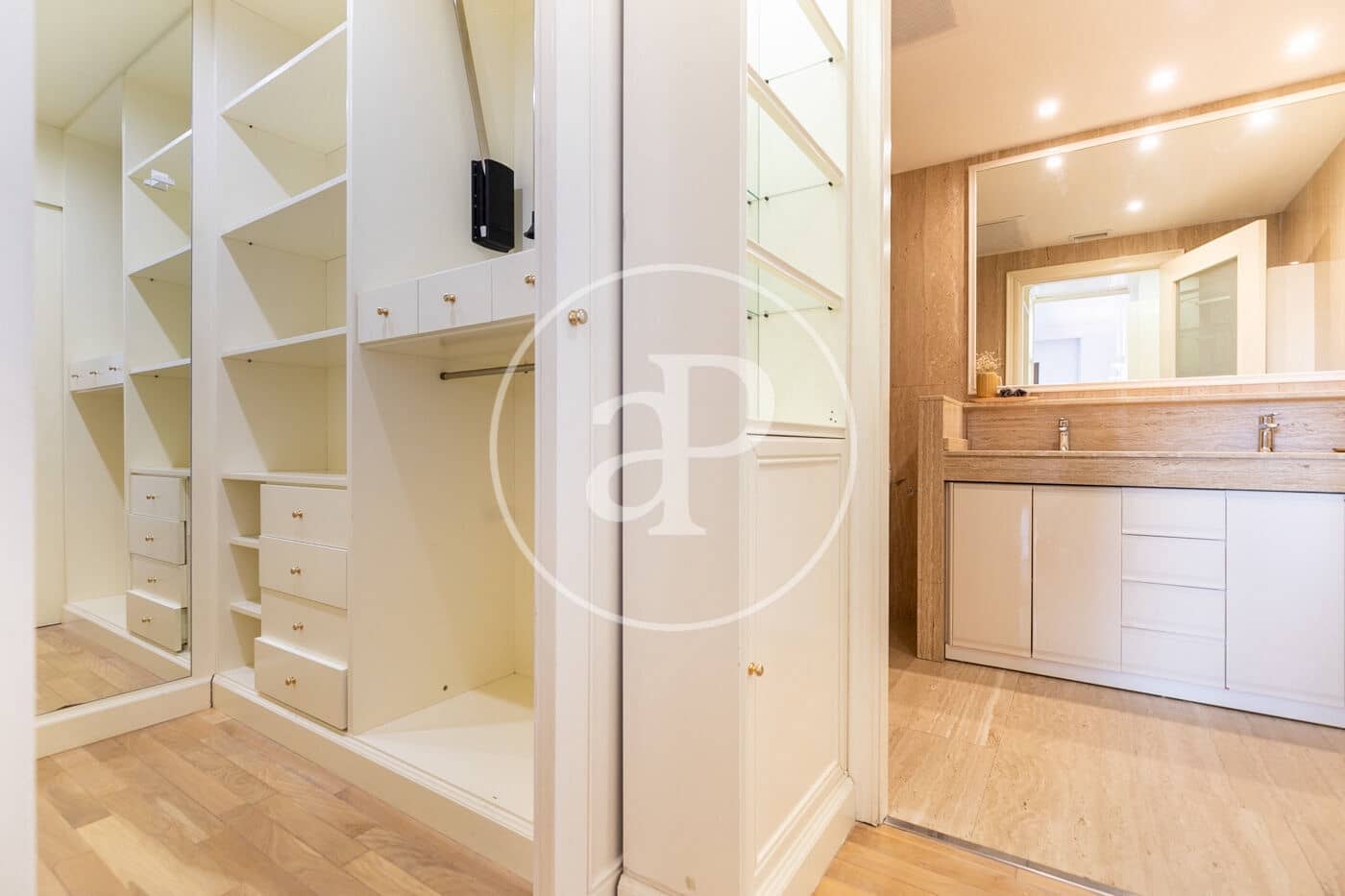 5 bedroom Apartment for rent in Barcelona city with garage - € 5,635 (Ref: 8806348)