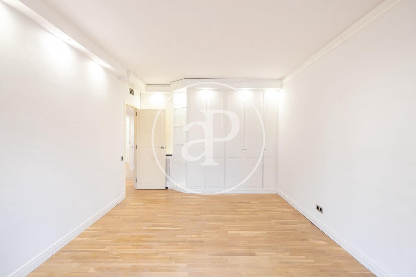 5 bedroom Apartment for rent in Barcelona city with garage - € 5,635 (Ref: 8806348)