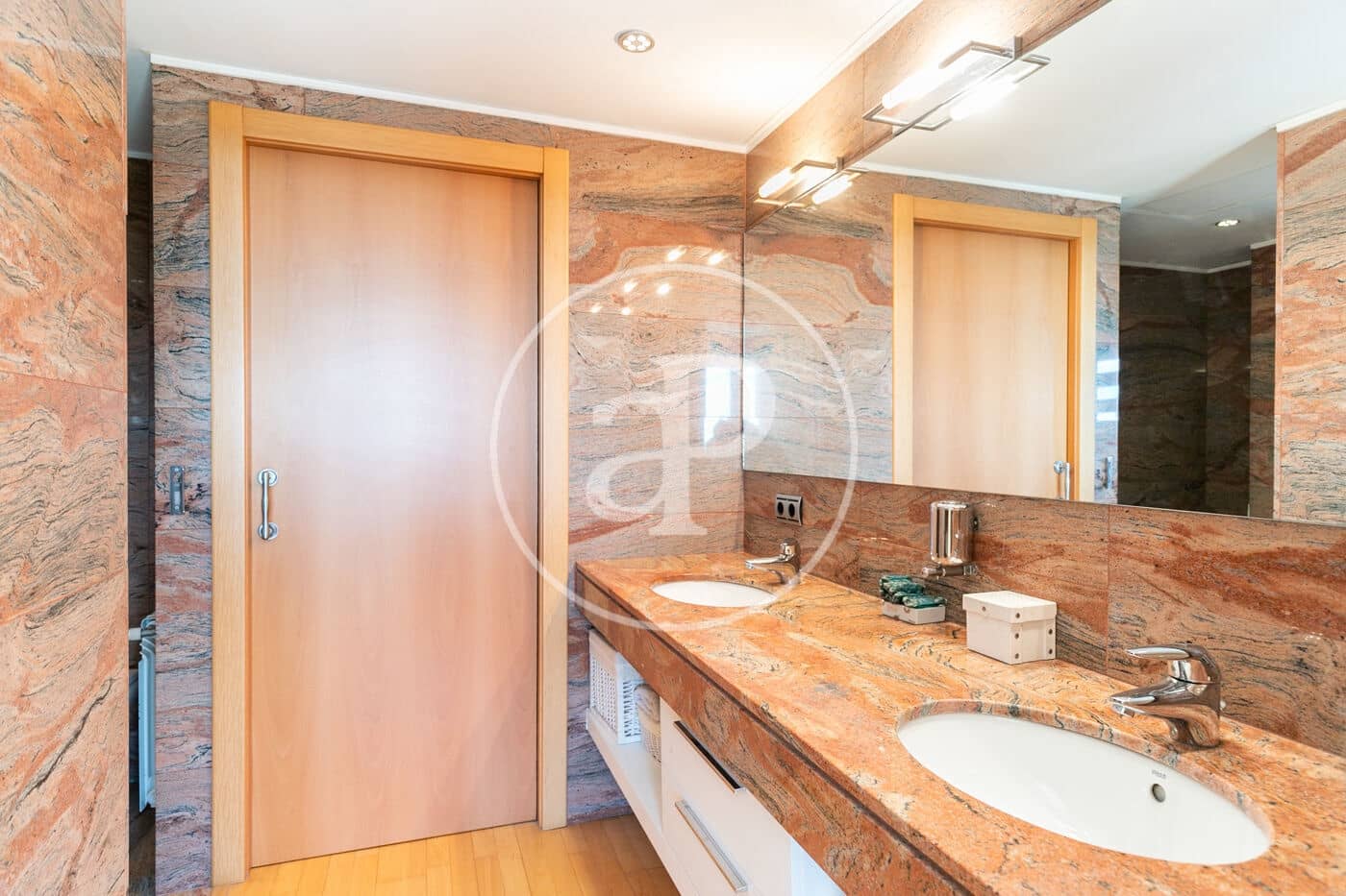 5 soveværelse Villa til salg i Barcelona by med swimmingpool - € 1.950.000 (Ref: 8806353)