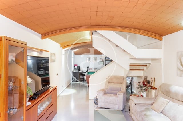 4 makuuhuone Huvila myytävänä paikassa Sabadell - 575 000 € (Ref: 8813407)