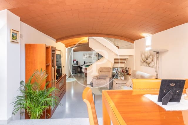 4 makuuhuone Huvila myytävänä paikassa Sabadell - 575 000 € (Ref: 8813407)