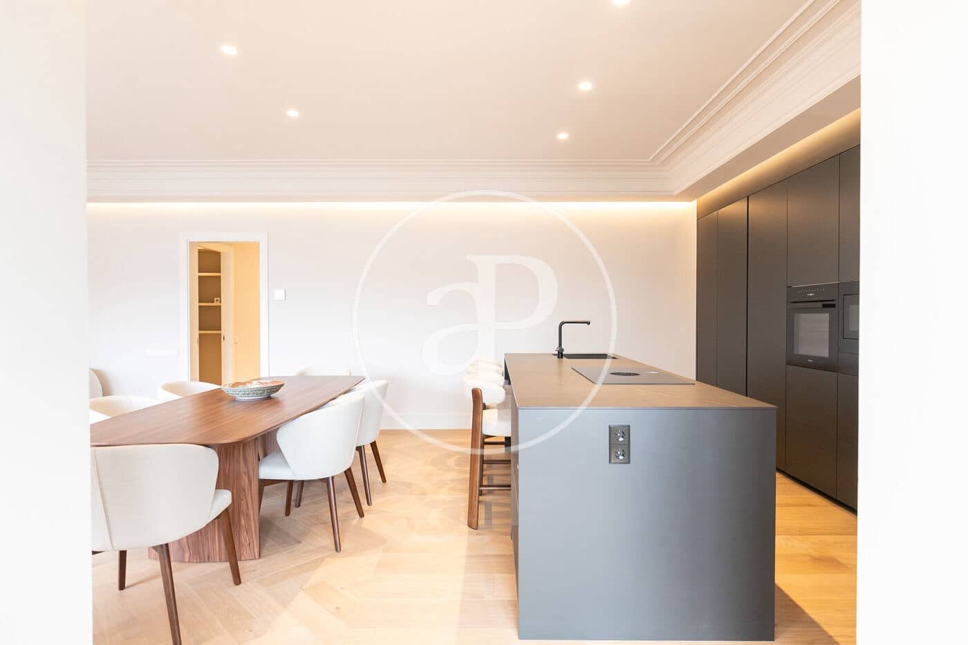 4 soveværelse Lejlighed til salg i Barcelona by - € 2.950.000 (Ref: 8825050)