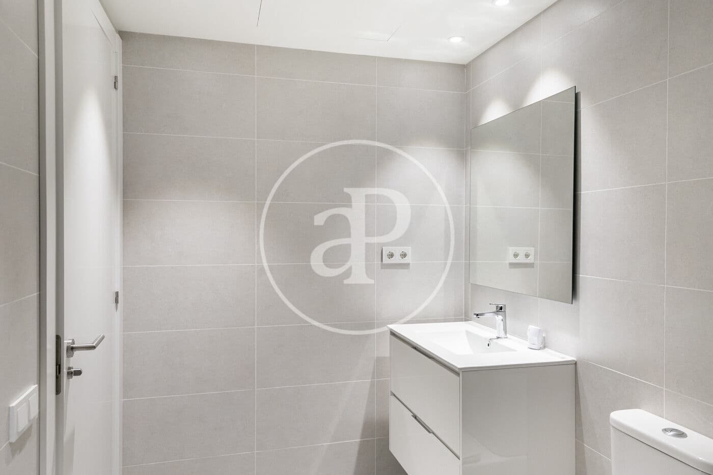 Apartamento de 2 habitaciones en Barcelona ciudad en alquiler - 1.790 € (Ref: 8836844)