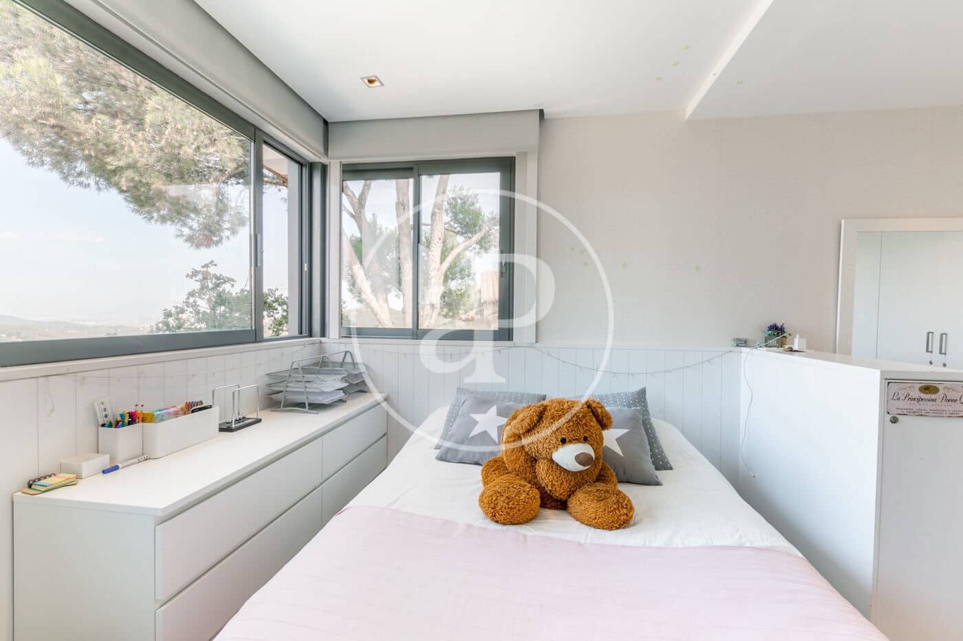 10 soveværelse Villa til leje i Barcelona by med swimmingpool - € 20.000 (Ref: 8839160)