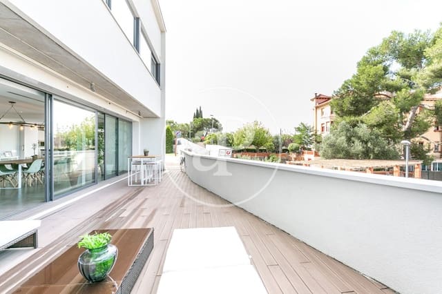 Villa/Maison de 10 chambres à louer à Vallvidrera, El Tibidabo i Les Planes, Barcelone ville avec piscine - 20 000 € (Ref: 8839160)