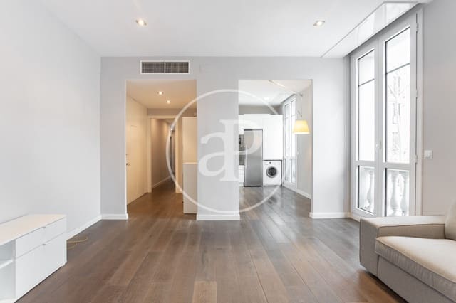 3 bedroom Apartment for rent in La Dreta de L'Eixample, Barcelona city - € 2,600 (Ref: 8839161)