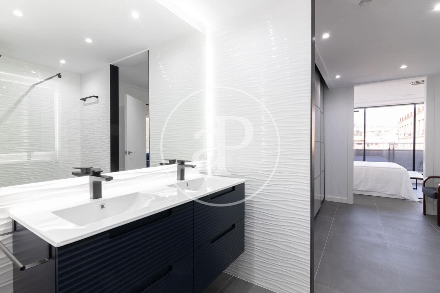 2 bedroom Apartment for rent in Barcelona city with garage - € 3,400 (Ref: 8849654)