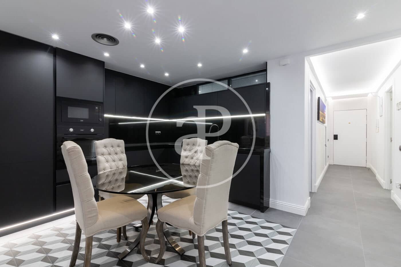 2 bedroom Apartment for rent in Barcelona city with garage - € 3,400 (Ref: 8849654)