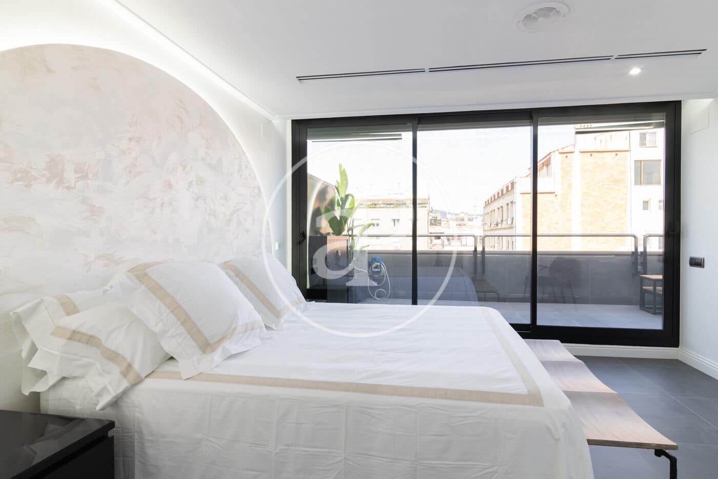 2 bedroom Apartment for rent in Barcelona city with garage - € 3,400 (Ref: 8849654)