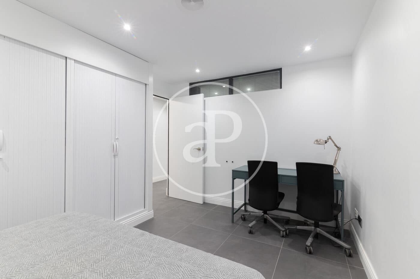 2 bedroom Apartment for rent in Barcelona city with garage - € 3,400 (Ref: 8849654)