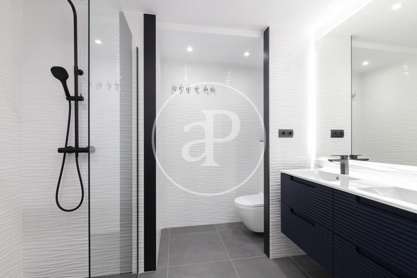 2 bedroom Apartment for rent in Barcelona city with garage - € 3,400 (Ref: 8849654)