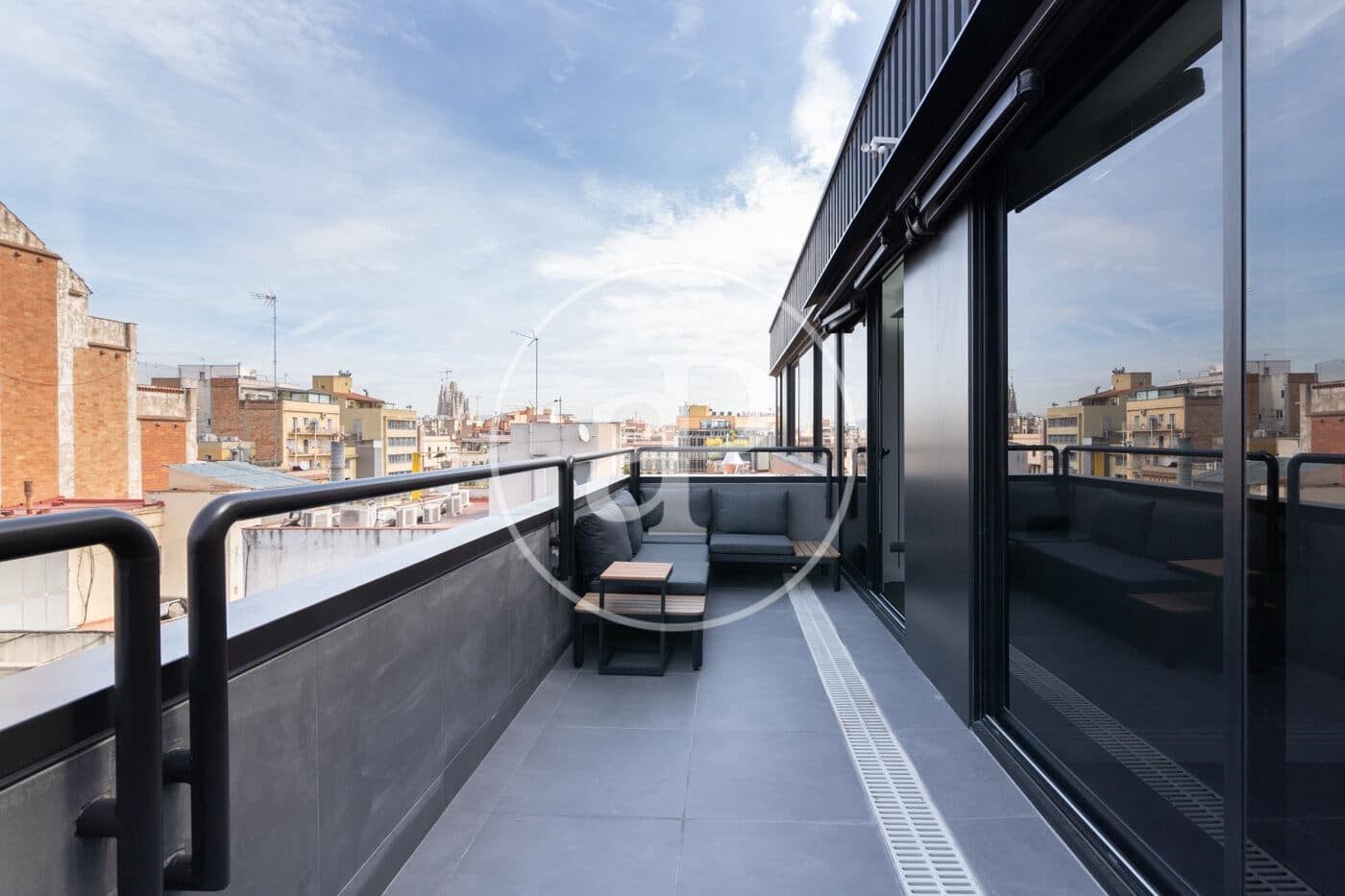 2 bedroom Apartment for rent in Barcelona city with garage - € 3,400 (Ref: 8849654)