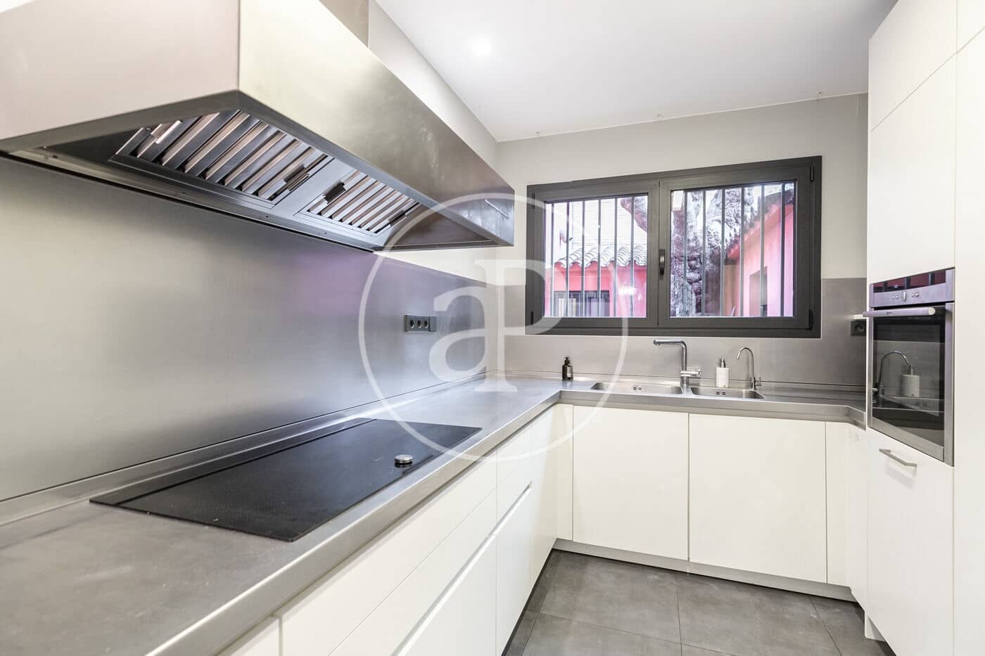 4 quarto Apartamento para arrendar em Barcelona cidade com garagem - 7 285 € (Ref: 8851729)