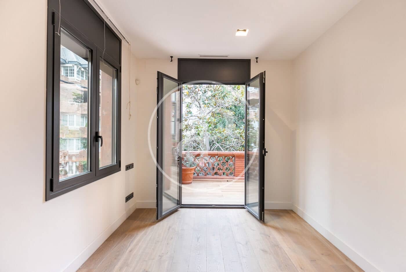 4 quarto Apartamento para arrendar em Barcelona cidade com garagem - 7 285 € (Ref: 8851729)