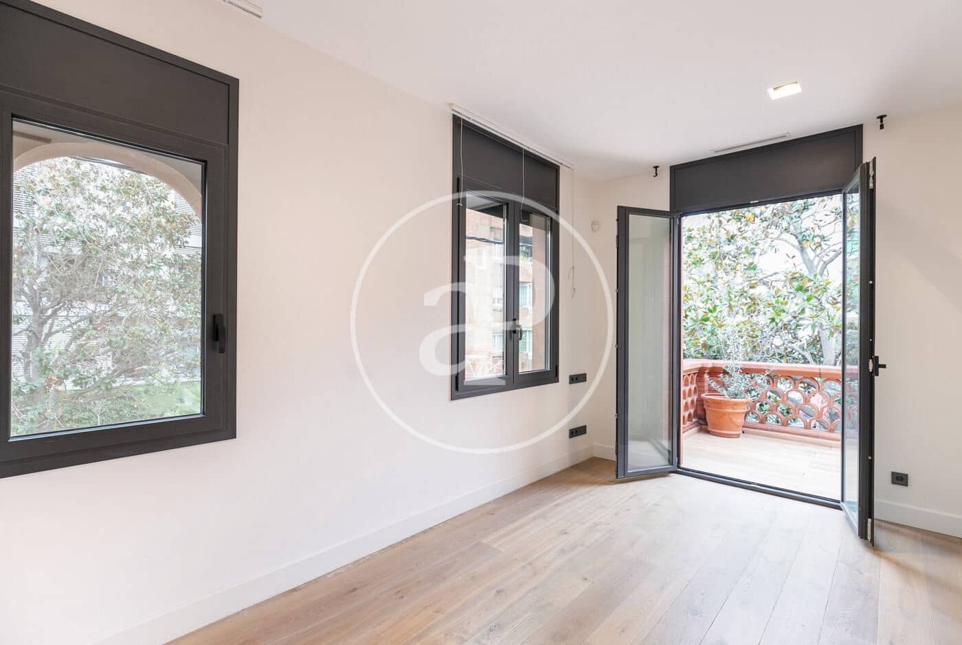 4 quarto Apartamento para arrendar em Barcelona cidade com garagem - 7 285 € (Ref: 8851729)