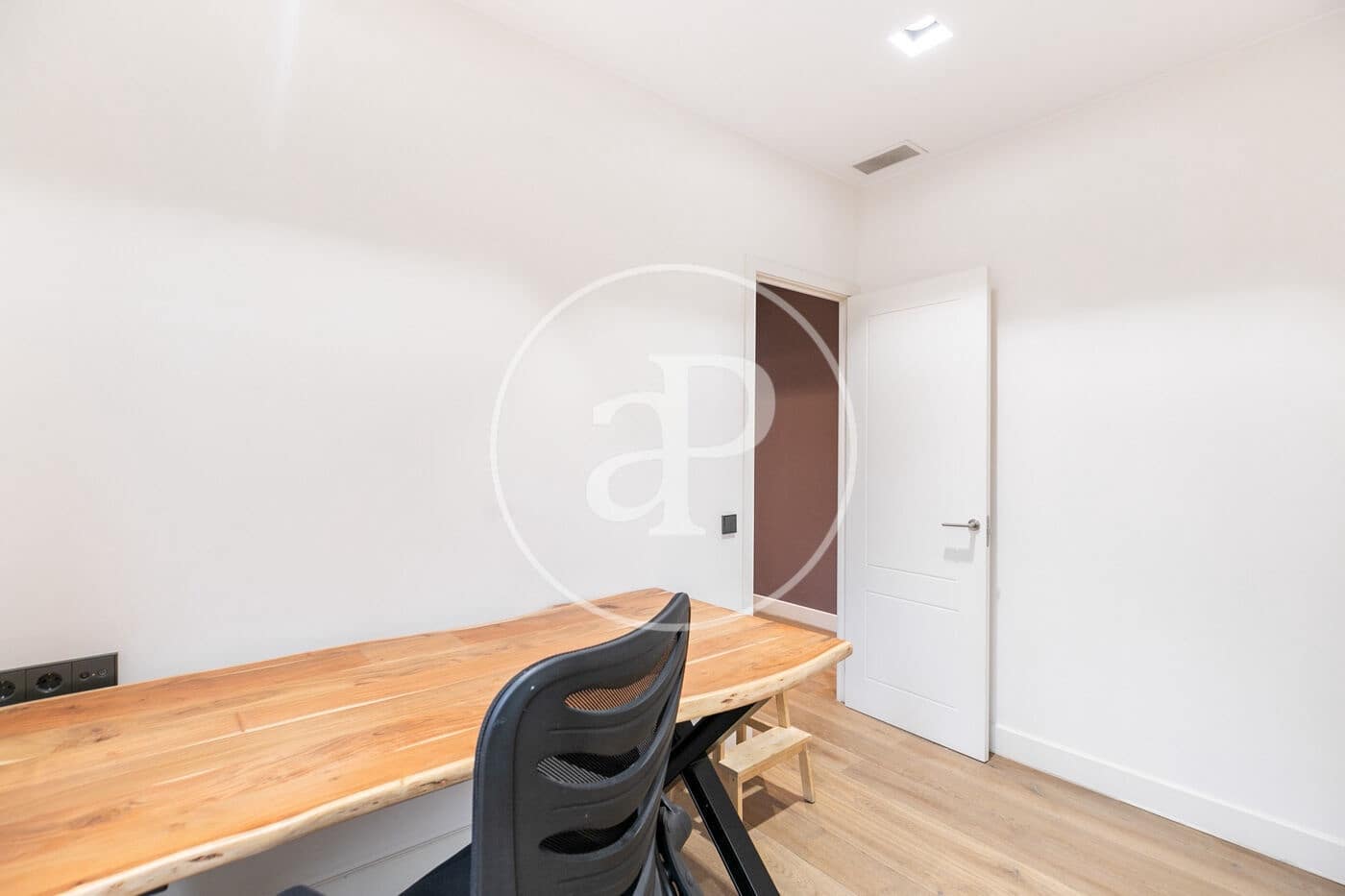 4 quarto Apartamento para arrendar em Barcelona cidade com garagem - 7 285 € (Ref: 8851729)