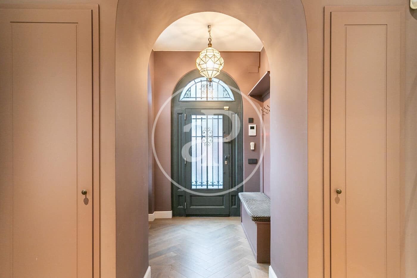4 quarto Apartamento para arrendar em Barcelona cidade com garagem - 7 285 € (Ref: 8851729)