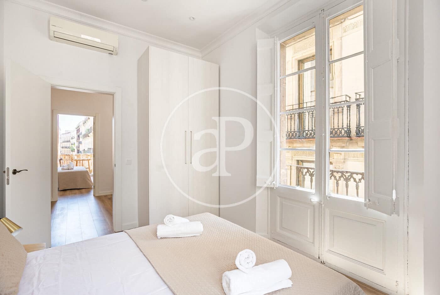 3 bedroom Apartment for rent in Barcelona city - € 2,400 (Ref: 8855033)