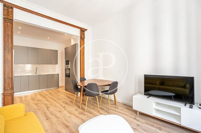 3 bedroom Apartment for rent in El Barri Gòtic, Barcelona city - € 2,400 (Ref: 8855033)