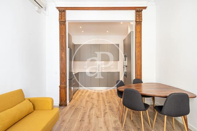 3 bedroom Apartment for rent in El Barri Gòtic, Barcelona city - € 2,400 (Ref: 8855033)