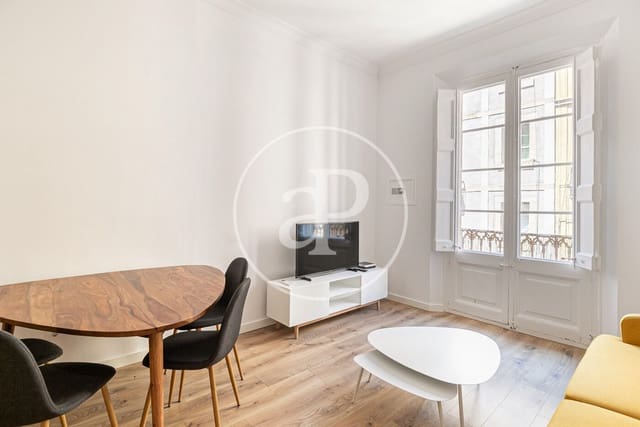 3 bedroom Apartment for rent in El Barri Gòtic, Barcelona city - € 2,400 (Ref: 8855033)