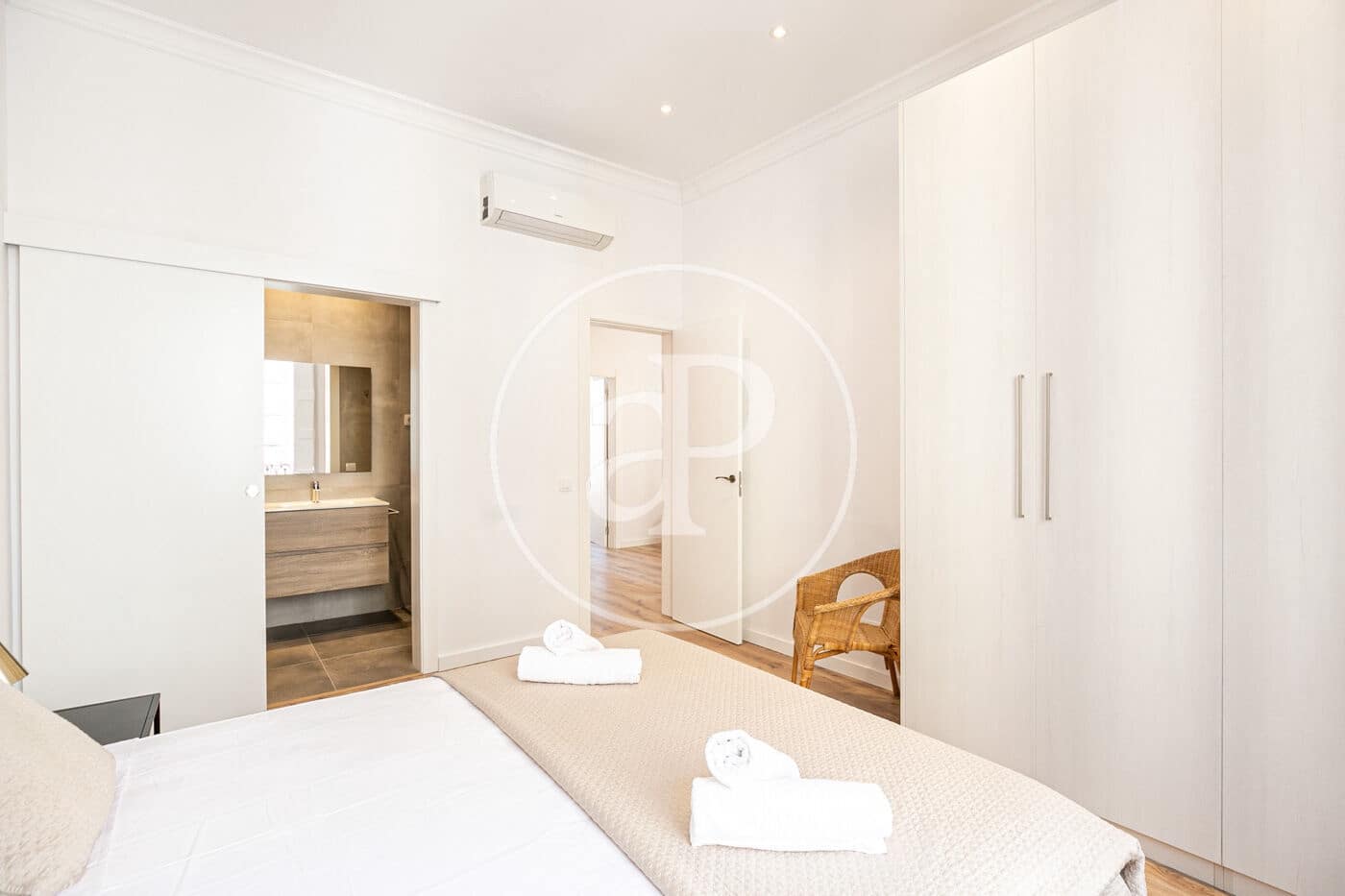 3 bedroom Apartment for rent in Barcelona city - € 2,400 (Ref: 8855033)