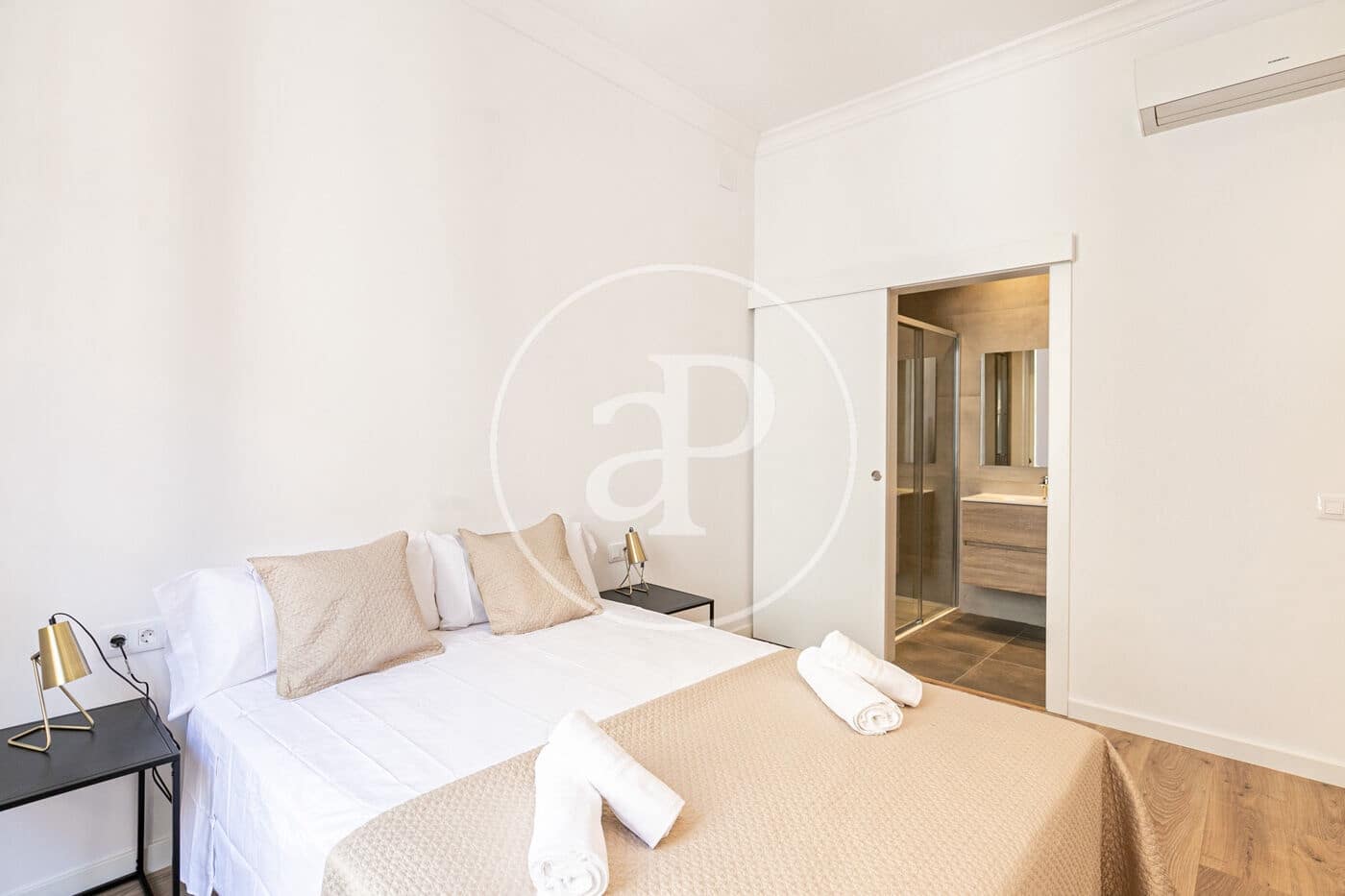 3 bedroom Apartment for rent in Barcelona city - € 2,400 (Ref: 8855033)
