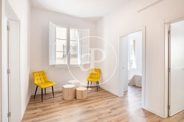 3 bedroom Apartment for rent in El Barri Gòtic, Barcelona city - € 2,400 (Ref: 8855033)