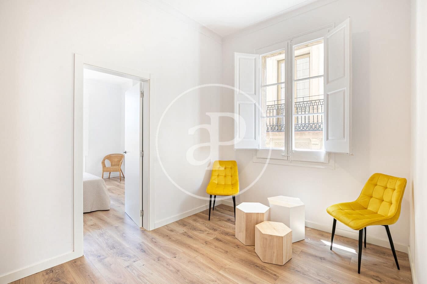3 bedroom Apartment for rent in Barcelona city - € 2,400 (Ref: 8855033)