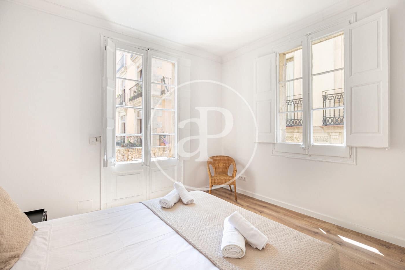 3 bedroom Apartment for rent in Barcelona city - € 2,400 (Ref: 8855033)
