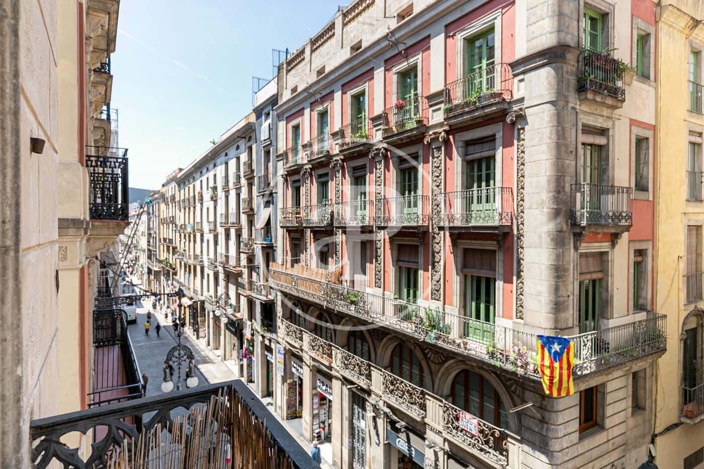 3 bedroom Apartment for rent in Barcelona city - € 2,400 (Ref: 8855033)