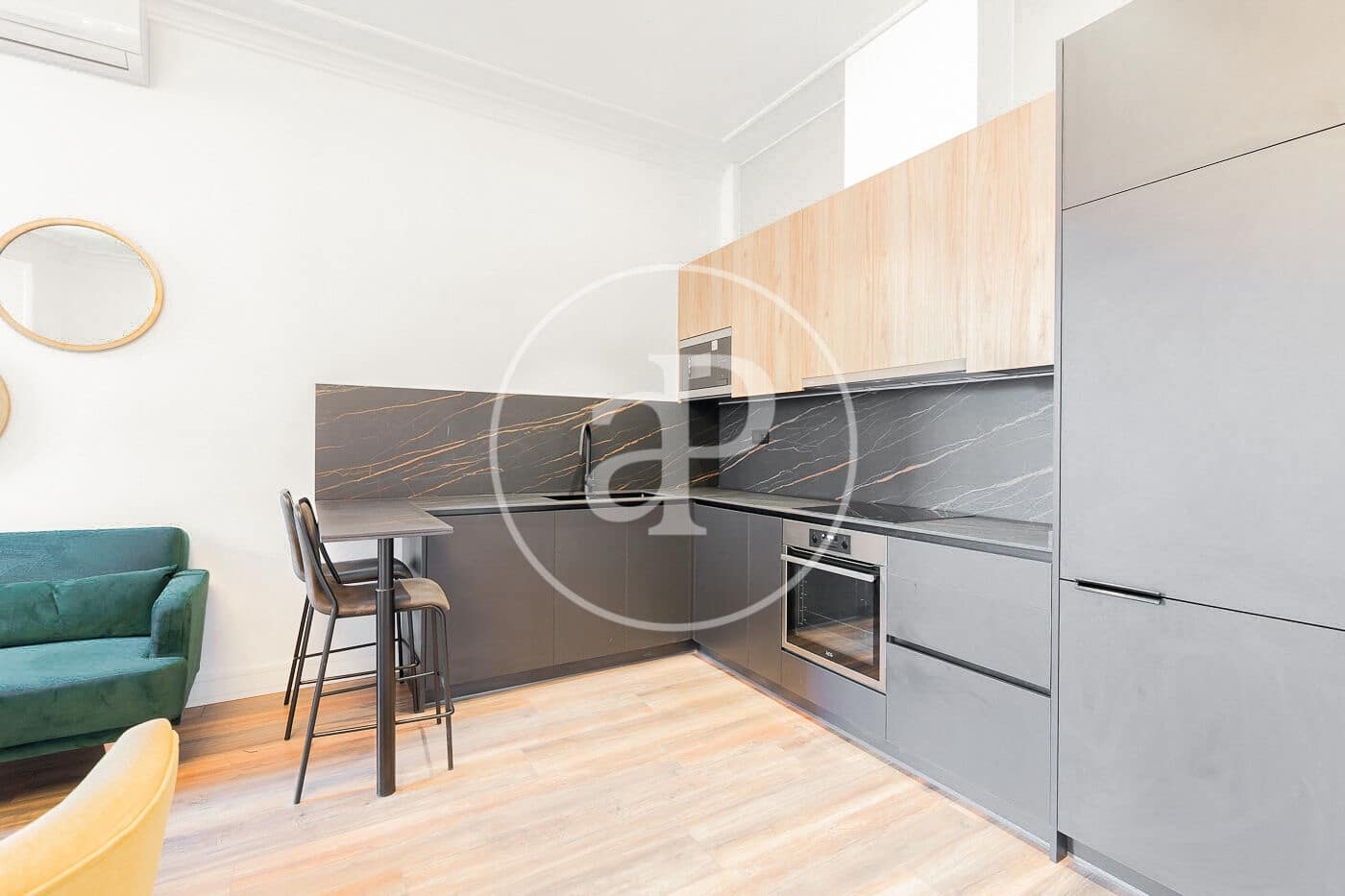 4 soveværelse Lejlighed til leje i Barcelona by - € 3.300 (Ref: 8855034)