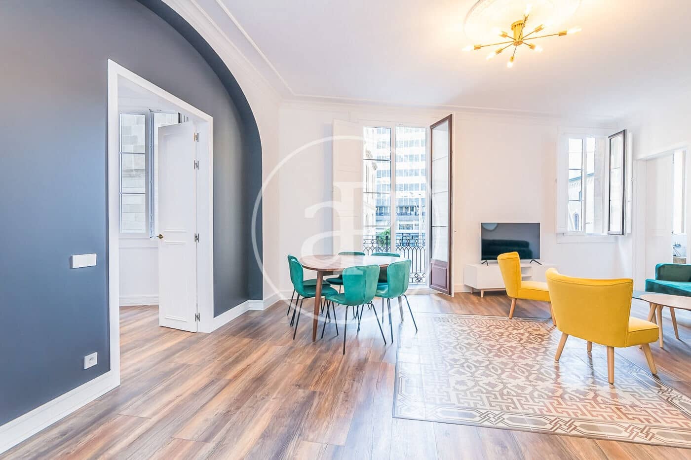 4 soveværelse Lejlighed til leje i Barcelona by - € 3.300 (Ref: 8855034)