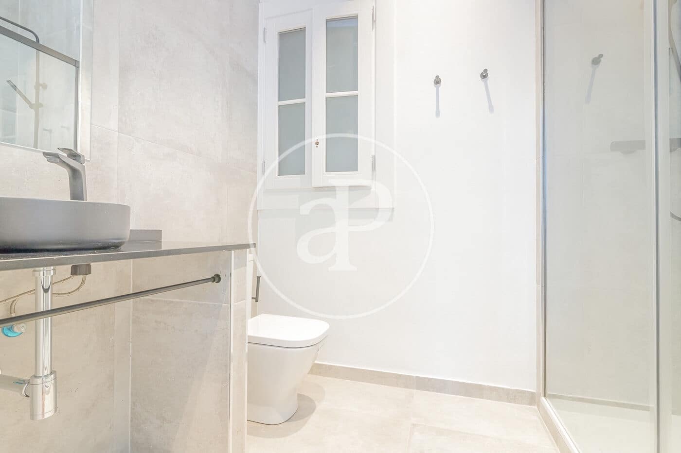 4 soveværelse Lejlighed til leje i Barcelona by - € 3.300 (Ref: 8855034)