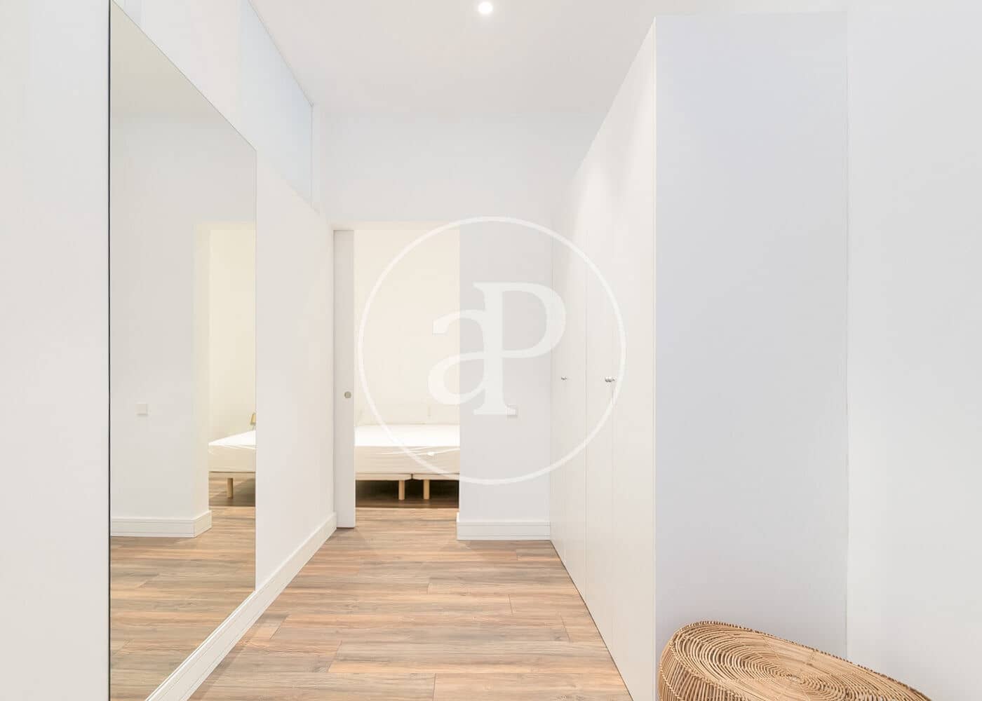 4 soveværelse Lejlighed til leje i Barcelona by - € 3.300 (Ref: 8855034)